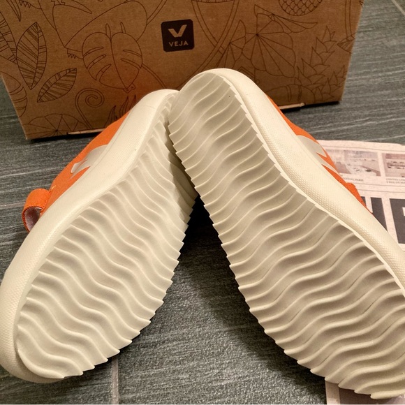 NIB VEJA sneakers size 12.5US/30EUR - Picture 6 of 7